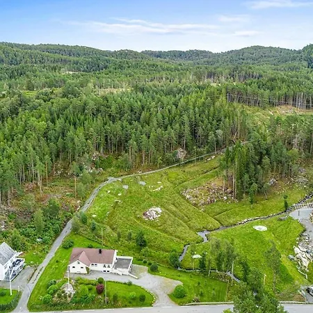 Leilighet In Peacefull Surroundings